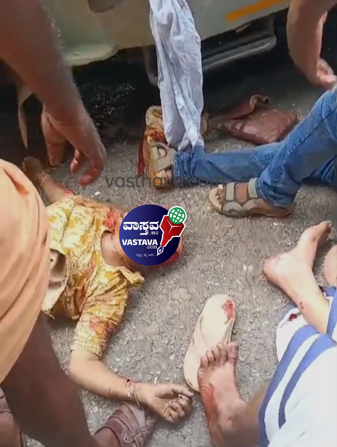 *ಕೊಲ್ಲೂರು: ಜೀಪಿಗೆ ಇನ್ಸುಲೇಟರ್ ಡಿಕ್ಕಿ ಕೊಡಚಾದ್ರಿಯಿಂದ‌ ಬರುತ್ತಿದ್ದ ಕೇರಳ ಮೂಲದ ಇಬ್ಬರು ಸಾವು, ಎಂಟು ಜನ ಗಂಭೀರ!*
