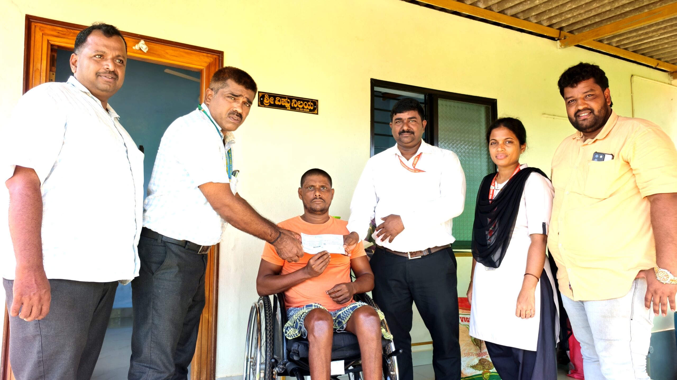 ಕೋಟ: ಬೀಜಾಡಿಯ ಅಶಕ್ತ ಕುಟುಂಬವನ್ನು ಬ್ಯಾಂಕ್ ಸಾಲ ಮುಕ್ತಗೊಳಿಸಿದ ಶ್ರೀ ಕೃಷ್ಣಪ್ರಸಾದ್ ಫೌಂಡೇಶನ್ ನ ಮಾನವೀಯತೆಗೆ ವ್ಯಾಪಕ ಶ‍್ಲಾಘನೆ