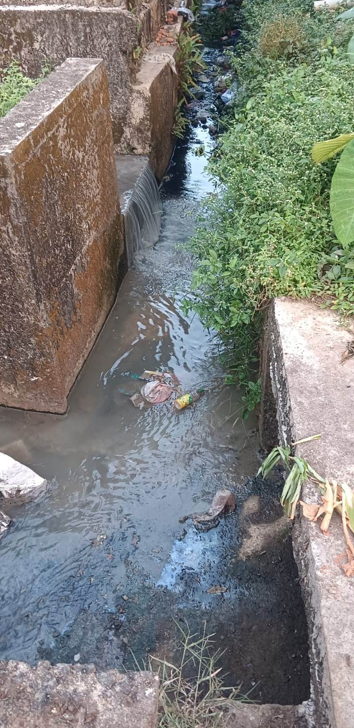 ಕುಂದಾಪುರ: ಸಚಿವರ ಭೇಟಿ ಬೆನ್ನಿಗೇ ಪುರಸಭೆ ಒಳಚರಂಡಿ ವೈಫಲ್ಯ – ಪೊಲೀಸ್ ವಸತಿ ಗೃಹಗಳ ಸಮೀಪವೇ ರಸ್ತೆ ಮೇಲೆ ಹರಿದ ತ್ಯಾಜ್ಯ, ಸಾರ್ವಜನಿಕರ ಆಕ್ರೋಶ